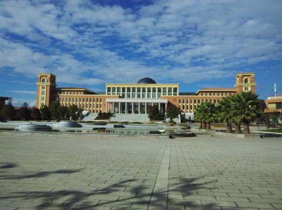 http://portal.gzhu.edu.cn/image/image_gallery?uuid=37a0775a-22ff-4460-8723-d46a58a6b535&groupId=26297&t=1478131751479